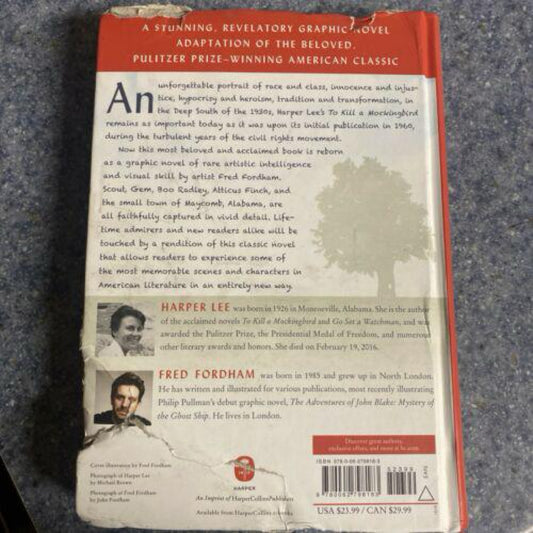 To Kill a Mockingbird: A Graphic Novel by Harper Lee